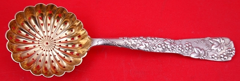 Pea Spoon GW  w/ grape motif   8 3/4